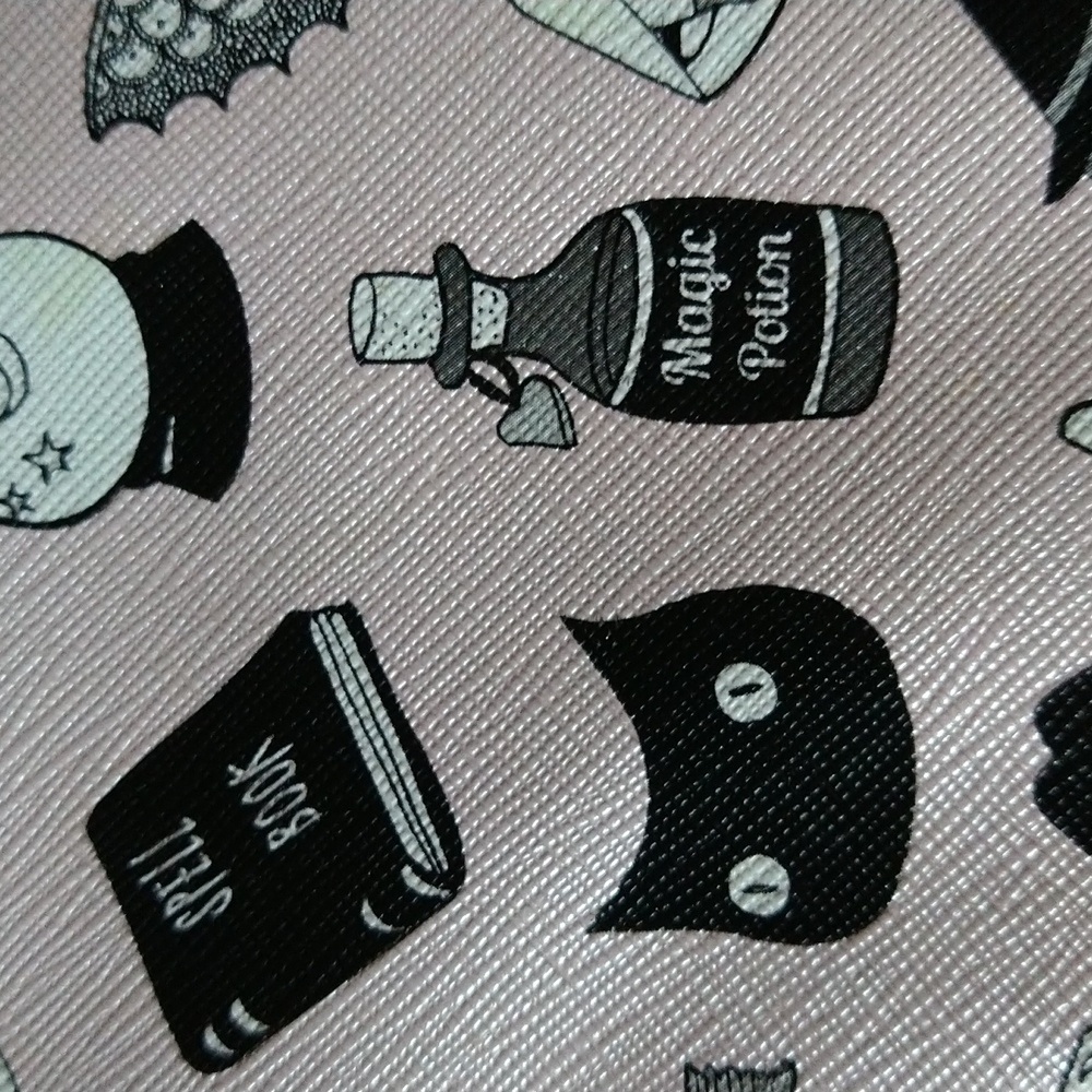 Halloween Themed Zipper Pouch - Picture 2 of 5